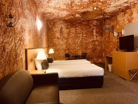 Desert Cave Hotel - Accommodation Nelson Bay 16