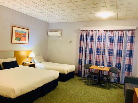 Desert Cave Hotel - Accommodation Nelson Bay 32
