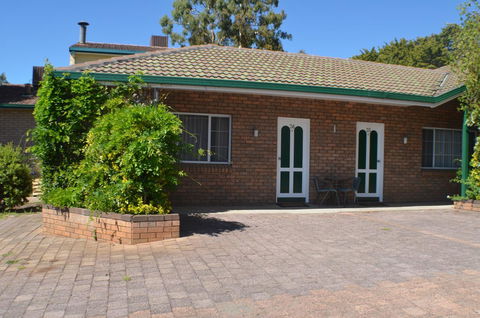 Deer Park Motor Inn Armidale - Accommodation Nelson Bay 37