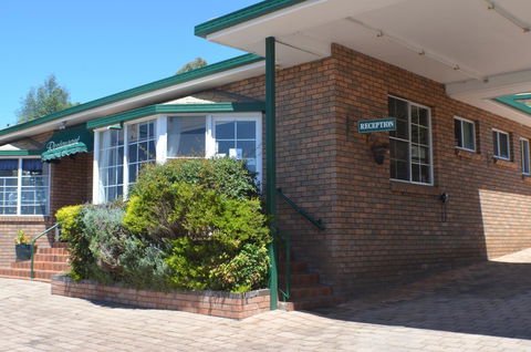 Deer Park Motor Inn Armidale - Accommodation Nelson Bay 24