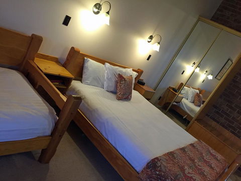 Coonawarra Place Motor Inn - Nelsons Bay Accommodation 29