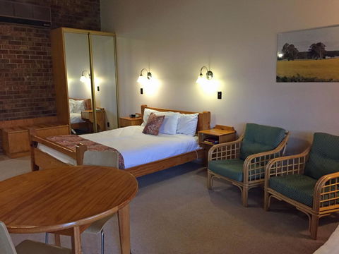 Coonawarra Place Motor Inn - Nelsons Bay Accommodation 27