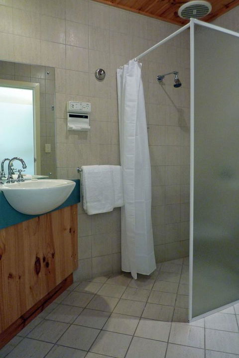Coonawarra Place Motor Inn - Nelsons Bay Accommodation 17