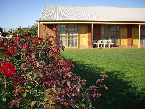 Coonawarra Place Motor Inn - Nelsons Bay Accommodation 5