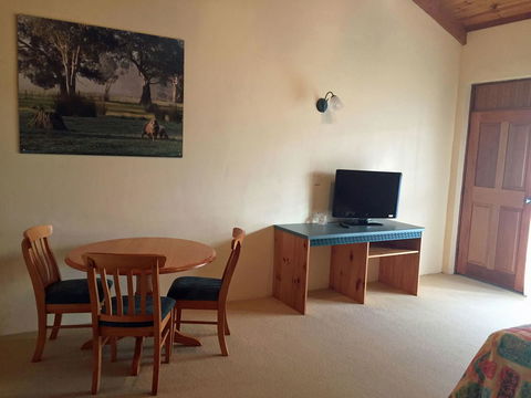 Coonawarra Place Motor Inn - Nelsons Bay Accommodation 11