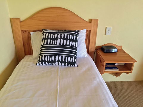 Coonawarra Place Motor Inn - Nelsons Bay Accommodation 43