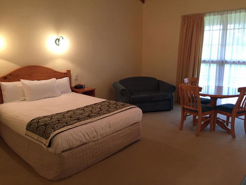 Coonawarra Place Motor Inn - Nelsons Bay Accommodation 30
