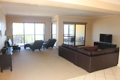The Lighthouse - Beachfront Accommodation - Nelsons Bay Accommodation 2