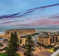 Glenelg Skyline Beachfront Penthouse Adelaide - Accommodation Nelson Bay