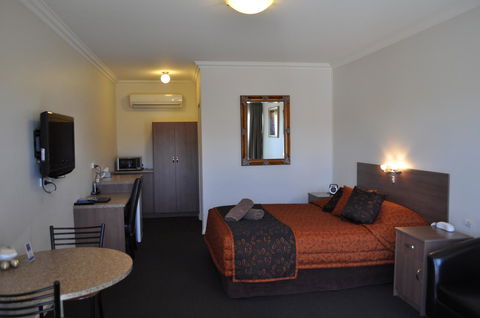 Augusta Courtyard Motel - Accommodation Nelson Bay 0