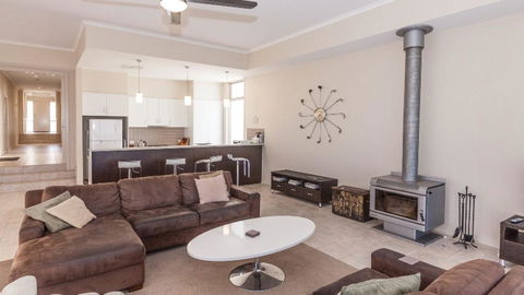 Golfers Paradise (18th Tee) - 52 Huntingdale Drive - Accommodation Nelson Bay 12