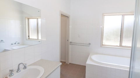 Golfers Paradise (18th Tee) - 52 Huntingdale Drive - Accommodation Nelson Bay 3