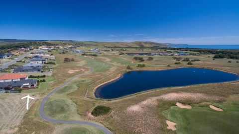 Golfers Paradise (18th Tee) - 52 Huntingdale Drive - Accommodation Nelson Bay 7