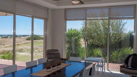 Golfers Paradise (18th Tee) - 52 Huntingdale Drive - Accommodation Nelson Bay 6