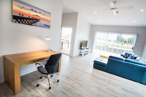 Wellington Lake Retreat - Accommodation Nelson Bay 7