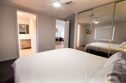 Wellington Lake Retreat - Accommodation Nelson Bay 12