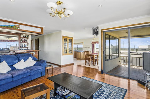 Rocks Retreat House With Sea Views - Nelson Bay Accommodation.com 0