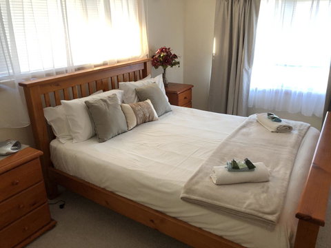 Rocks Retreat House With Sea Views - Nelson Bay Accommodation.com 2