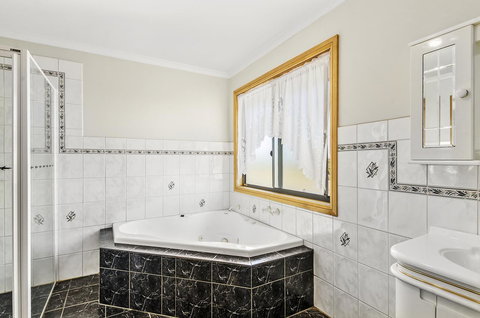 Rocks Retreat House With Sea Views - Nelson Bay Accommodation.com 12