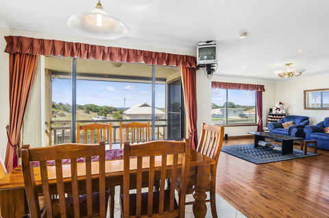 Rocks Retreat House With Sea Views - Nelson Bay Accommodation.com 14