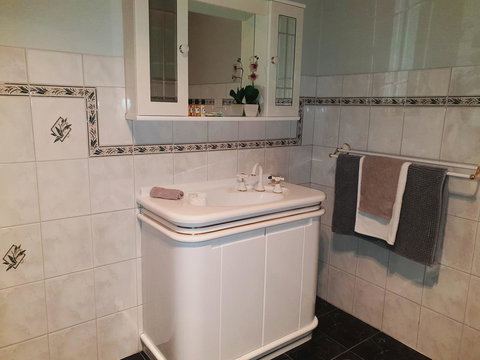 Rocks Retreat House With Sea Views - Nelson Bay Accommodation.com 15