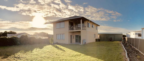 Rocks Retreat House With Sea Views - Nelson Bay Accommodation.com 5