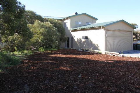 LAS ARENAS - The Sands - BEACH HOUSE - Accommodation Nelson Bay 7