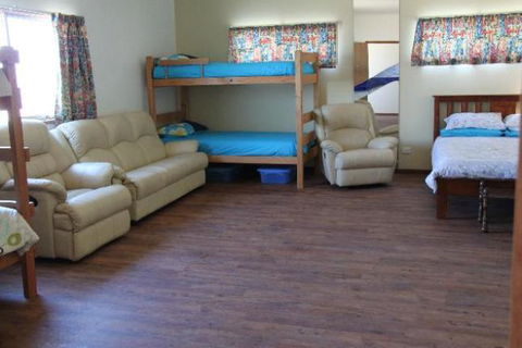 LAS ARENAS - The Sands - BEACH HOUSE - Accommodation Nelson Bay 4