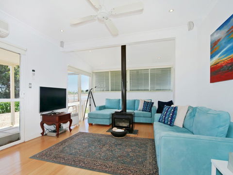 Boat House - Accommodation Nelson Bay 2
