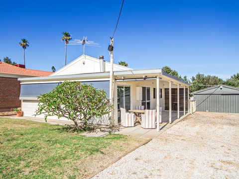 Boat House - Accommodation Nelson Bay 9