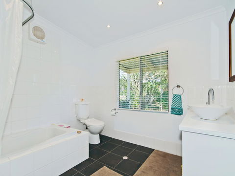 Boat House - Accommodation Nelson Bay 8