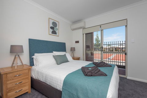 Jurien Bay Motel Apartments - Nelsons Bay Accommodation 3
