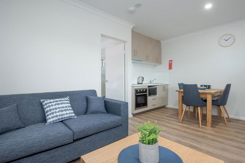 Jurien Bay Motel Apartments - Nelsons Bay Accommodation 6