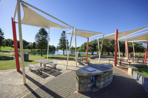 Yaran Suites - Accommodation Nelson Bay 3