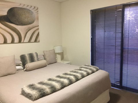 Parklane Apartments - Nelsons Bay Accommodation 8