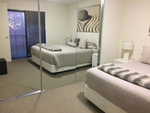Parklane Apartments - Nelsons Bay Accommodation 10