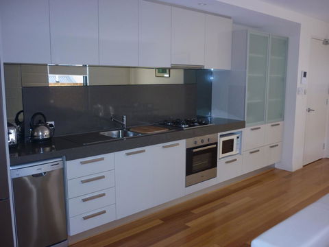 Parklane Apartments - Nelsons Bay Accommodation 7