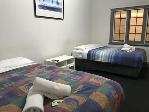 The Emperors Crown Hostel - Accommodation Nelson Bay 8