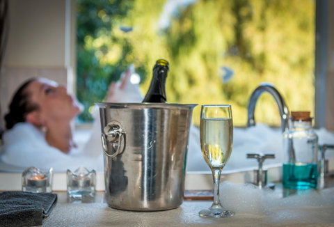 Chimes Spa Retreat - Accommodation Nelson Bay 16