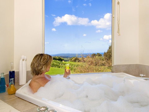 Chimes Spa Retreat - Accommodation Nelson Bay 35