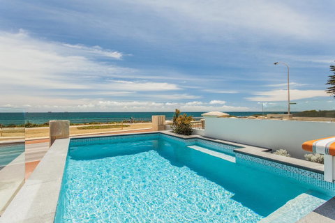 Cottesloe Beach House I - Accommodation Nelson Bay 2