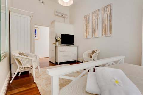 Cottesloe Beach House I - Accommodation Nelson Bay 13