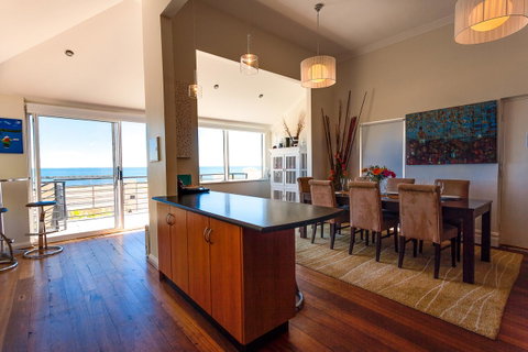 Cottesloe Beach House I - Accommodation Nelson Bay 12