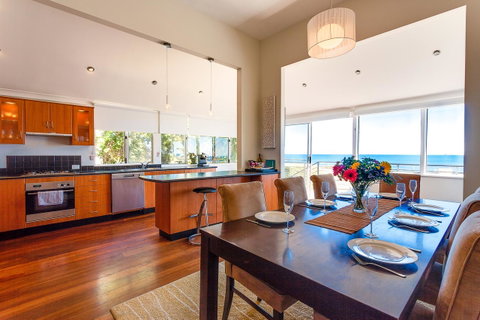 Cottesloe Beach House I - Accommodation Nelson Bay 3
