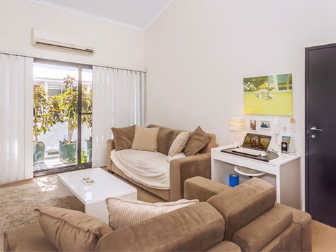 Home Apartment - Perth City Centre - Free WiFi - Accommodation Nelson Bay 0