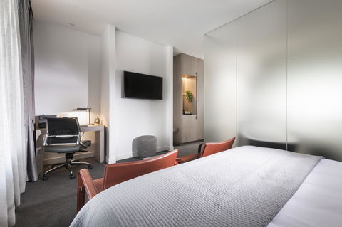 The Melbourne Hotel - Nelsons Bay Accommodation 7
