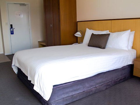 Ocean Beach Hotel - Accommodation Nelson Bay 2