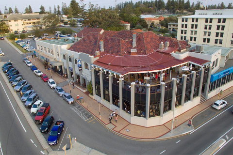Ocean Beach Hotel - Accommodation Nelson Bay 3
