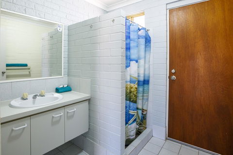 Shark Bay Seafront Apartments - Accommodation Nelson Bay 10