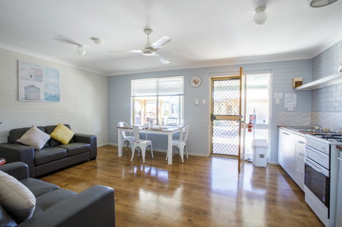 Shark Bay Seafront Apartments - Accommodation Nelson Bay 12
